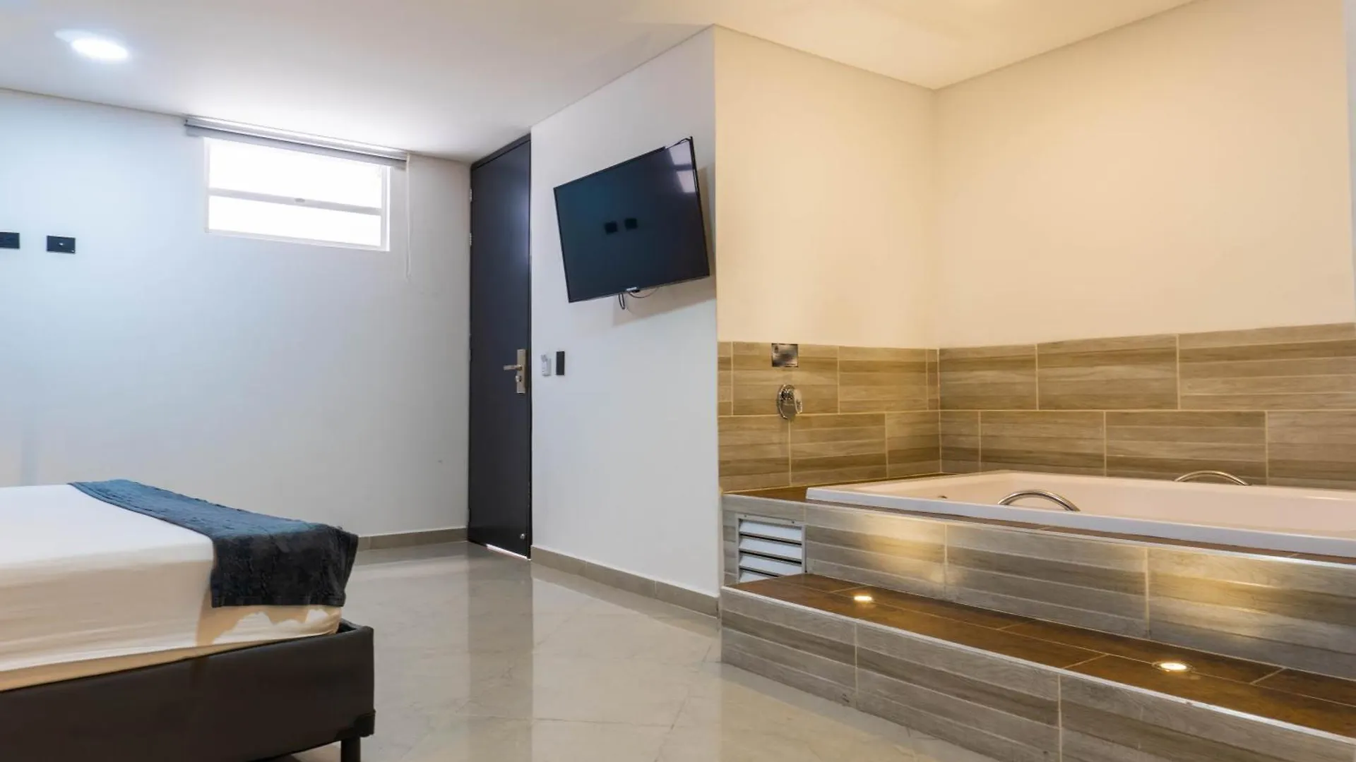 Hotel California City Medellín