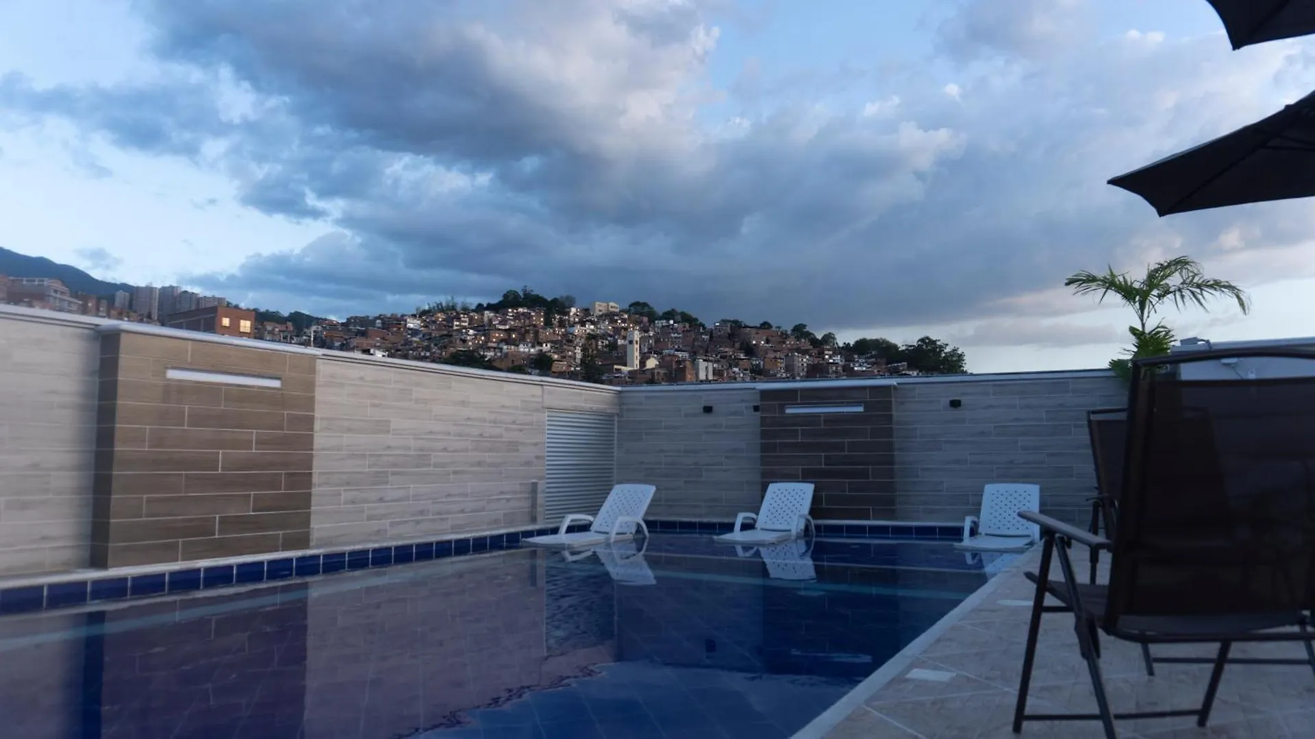 Hotel California City Medellín
