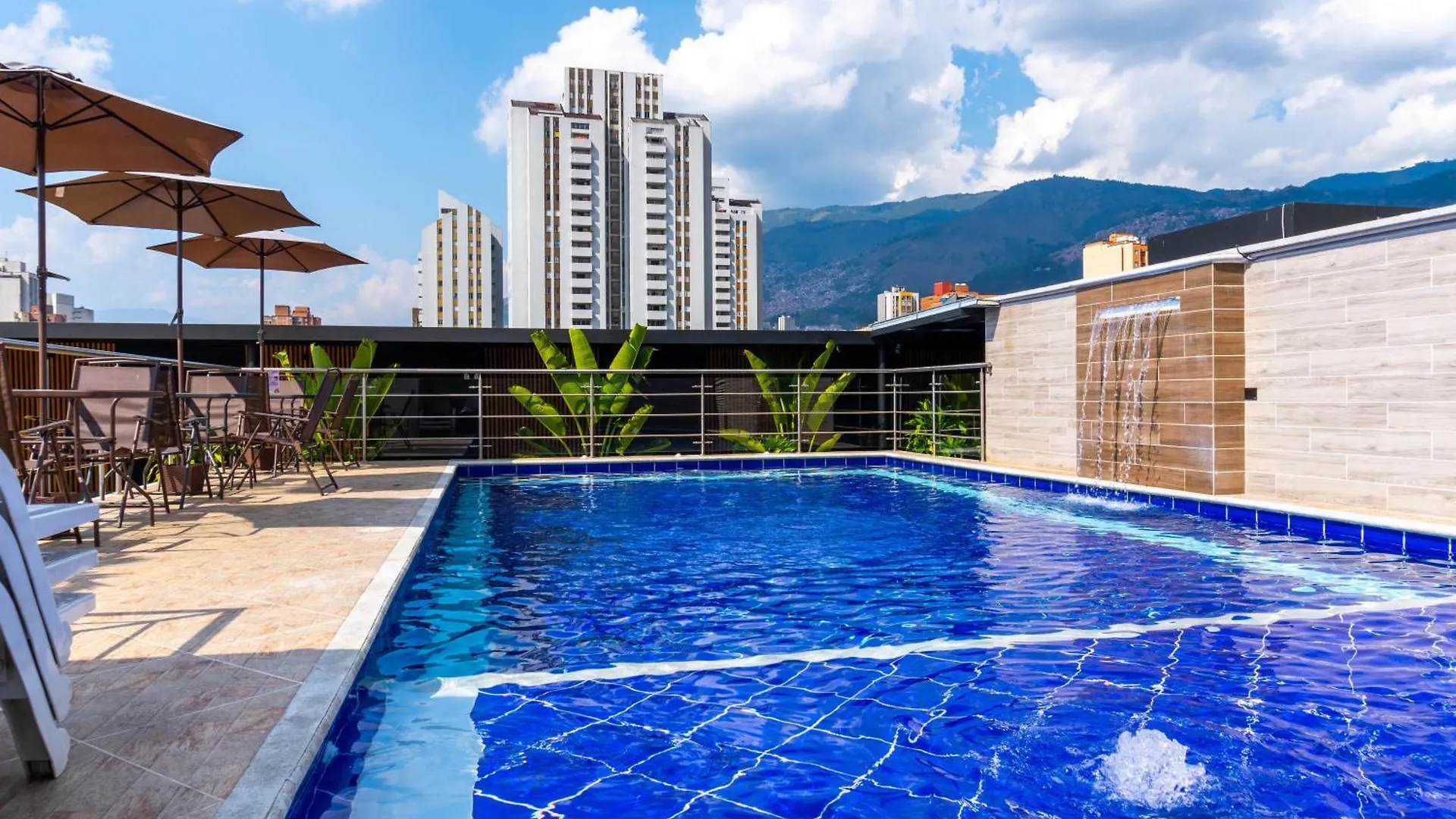 Hotel California City Medellín
