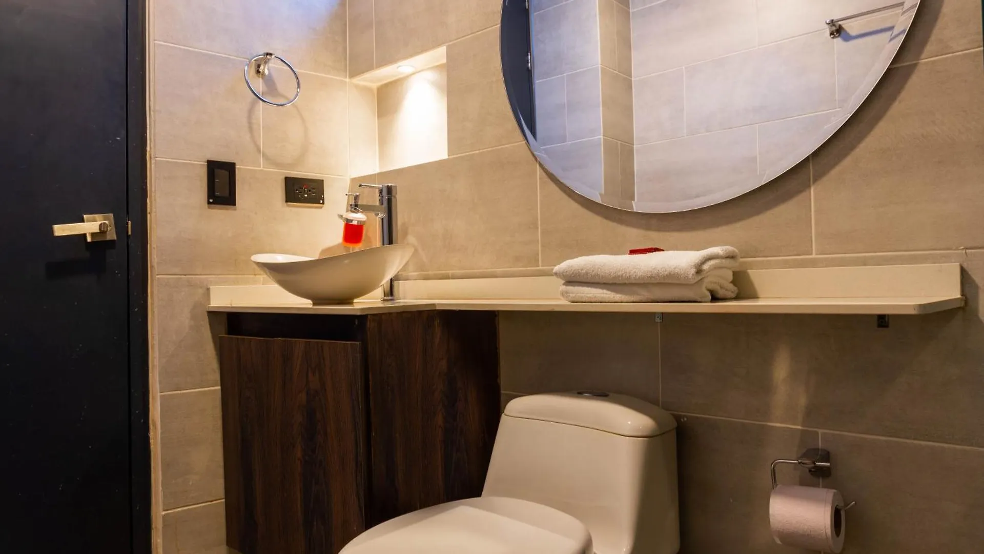 Hotel California City Medellin 4*,  Colombia