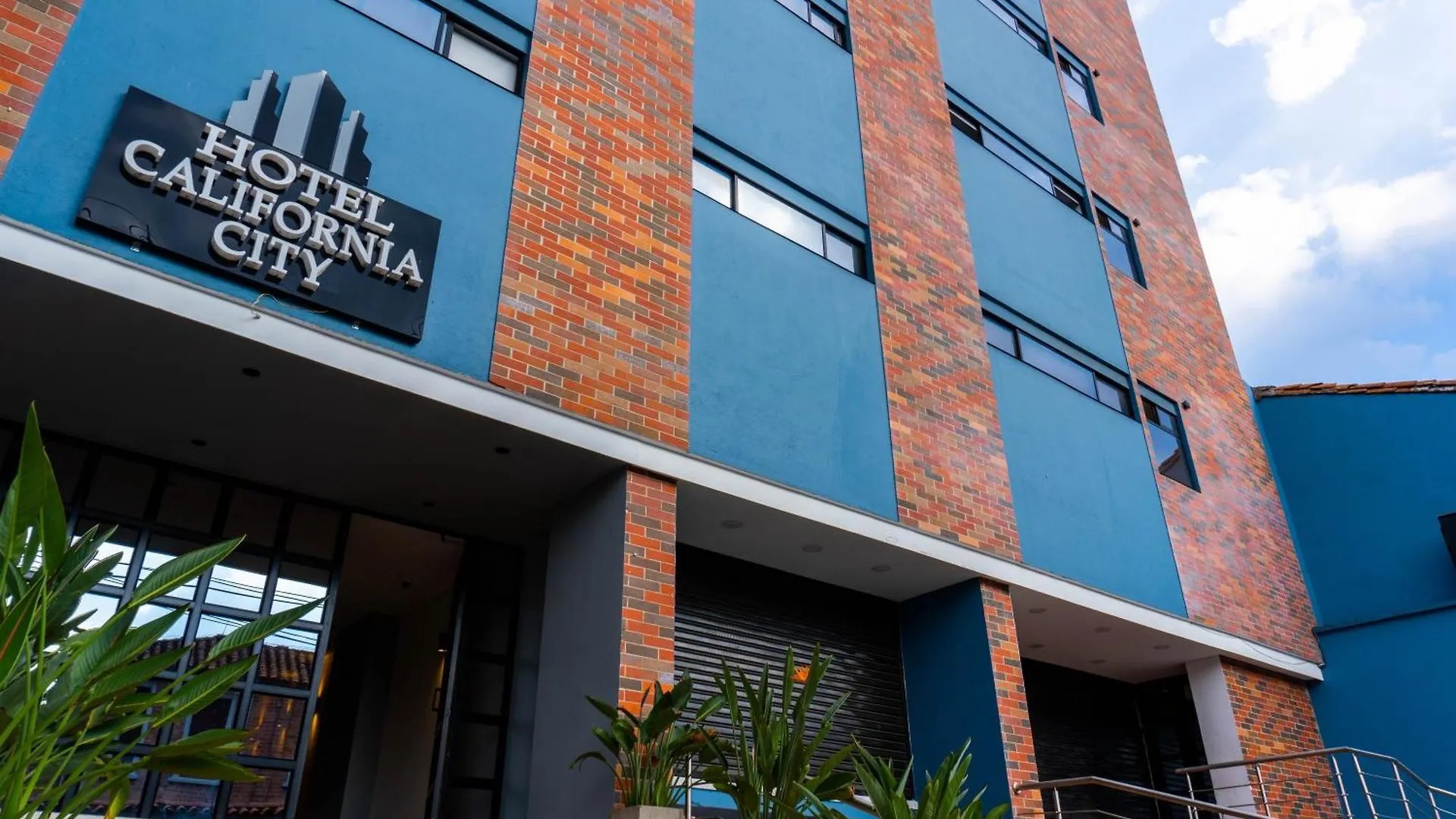 Hotel California City Medellín 4*,  Colombia