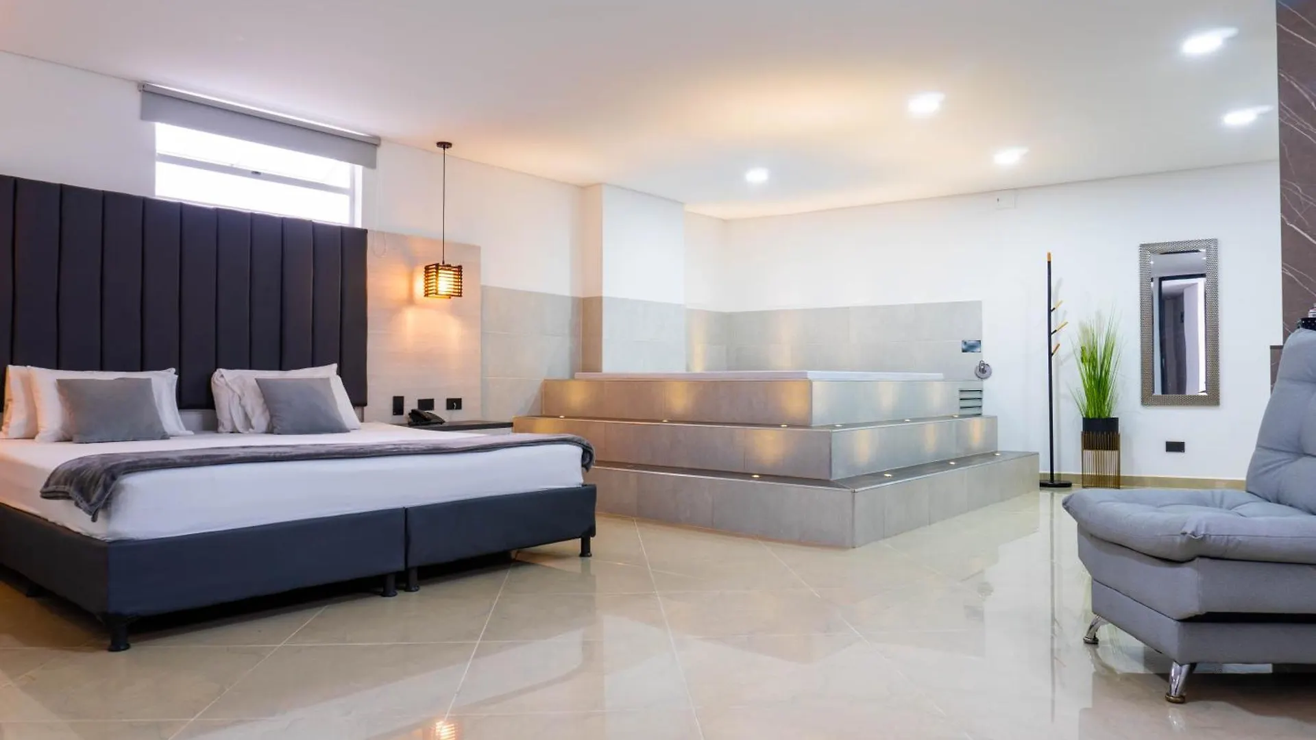 Hotel California City Medellín