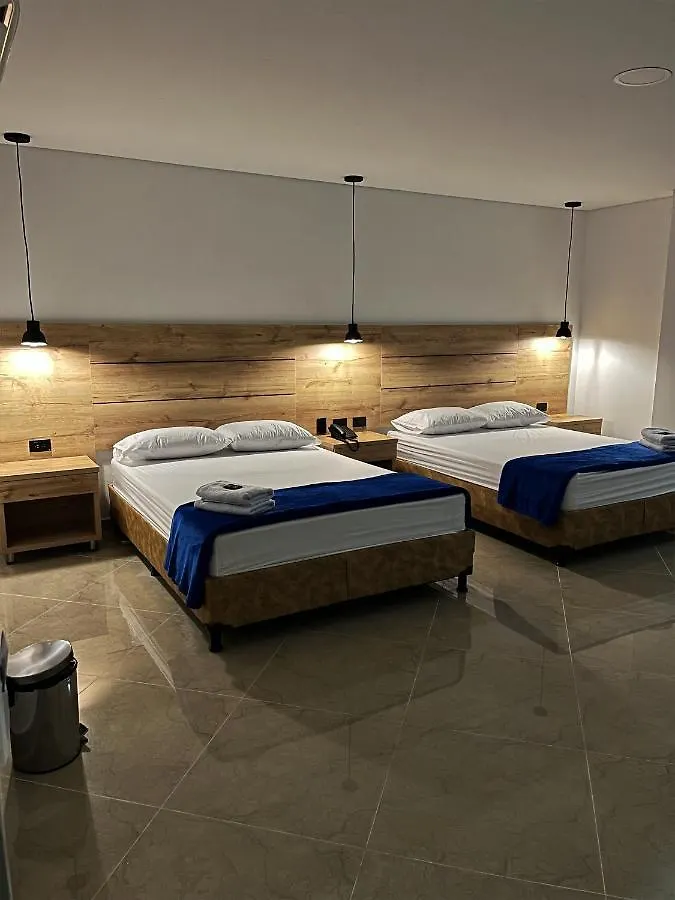 Hotel California City Medellín 4*,